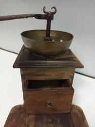 Antika Dönem Damgalı Osmanlı Kahve Değirmeni