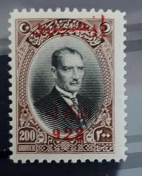 LOT.12 » 1928 İzmir Sergisi 200 kuruşluk valör damgasız şarniyersiz mnh- isfila 1201 nolu pul katalog değeri 35000 tl.