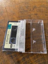 UNFORGETTABLE VOL. 4 - 19 CLASSIC SONGS OF LOVE - KASET