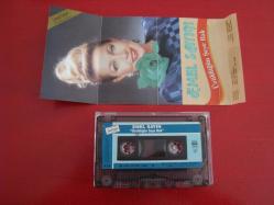 EMEL SAYIN ÜZÜLDÜĞÜN ŞEYE BAK KAĞIT DÖNEM KASET