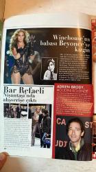 ŞALOM DERGİSİ - NİSAN 2013 SAYI: 21  GÜNDÜZ VASSAF - SEZEN AKSU - CORRY GUTTSTADT - ÖZCAN KÖKNEL - SUNA KESKİN - EROL KESKİN - MARIE CURIE - OTTO CURIE - GWYNETH PALTROW - JUSTIN BIEBER - DANIEL RADCLIFFE - JACOB BERNSTEIN - NORA EPHRON - ADAM SANDLER - KEVIN JAMES - CHRIS ROCK - DENNIS DUGAN - IRVIN MANDEL - NELLY BAROKAS - YAKUP BAROKAS - IVO MOLINAS - IŞIK SİVİL KARAKOÇ - İSAK BEHAR - SEMRA ÖNER - BELLA PARLAKŞİMŞEK - GILA ERBEŞ - TUNA SAYLAĞ - AYLİN YENGİN - ANET PASE  AZ-ICIK DAHA KÖPRÜ İLE YAŞAMAK - VAHŞİ ÂLEM KENYA’DA MASAİ KABİLESİ - ŞİMDİ BAHAR ZAMANI - NOBEL AİLESİ MARIE CURIE - İTALYAN SİNEMASINDA ROMA AÇIK ŞEHİR - PEOPLE’A GÖRE DÜNYANIN EN GÜZEL KADINI - MAYIS 68’DE CANNES SERÜVENİ - GÜNIŞIĞINA KAFKA İLE BAKMAK - DOLU DOLU YAŞAMAK - HOLLYWOOD’DA EVERYTHING IS COPY - KÖLELER İMPARATORLUĞU - 32. İSTANBUL FİLM FESTİVALİ - SAHNELERİMİZDE NELER OLUYOR - KÖŞELİ ANLATIMLAR - DİSKOLAYALIM - İTALYAN SİNEMASI - GROWN UPS 2 - DANIEL RADCLIFFE YÖNETMEN O -  TAM TAKIM EKSİKSİZ 134 SAYFA