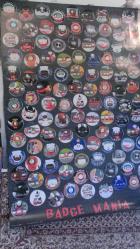 BADGE MANIA * ROZET POSTERİ * 60 CM * 87 CM