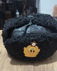 Antika - Orjinal Sovyet Rus kalpak şapkadı ushanka Orjinal Rusya sovyet şapkası. Rusyadan alınma 59 beden etiketi üzerinde yetişkinler için şapka  öndeki arması çıkartılıp takılabiliyor - kitantik - kitaLog