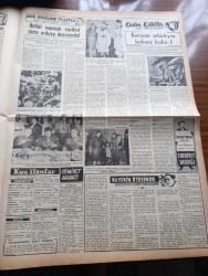 Vatan gazetesi - Turkish Newspaper - 3 Ağustos 1954 - can çekişen sistem yazan Ahmet Emin Yalman Başmakale - Adnan Menderes Dün basın toplantısında CHP'ye ihtarlarda bulundu fotoğraf - hükümet migros'a kolaylık gösterecek - Kıbrıs'ta gazetelere kayıtlar konuldu - tunus'ta çarpışmalar Dün nihayete erdi - Lütfi Kırdar Ankara'nın sembolik anahtarını Washington Belediye Başkanı Spenser'a verdi Fotoğrafı - Amerika'da Kızıl şebeke tutuldu - guatemala askerleri isyan etti - bayındırlık bakanı Kemal zeytinoğlu adalet sarayı inşaatını gezdi - Alameti Farika nizamnamesi kaldırılıyor - General Ali Fuat Cebesoy'un siyasi hatıraları Yazı Dizisi - Mahkeme Kulisleri yazan Yılmaz Çetiner - Kadın katiller yazan Terence Halloran Yazı Dizisi - Fenerbahçe futbol takımı bugün idmanlara başlıyor - Başbakan Kupası at yarışları - Yaşar Doğu yeni yetişen pehlivanlarla alakadar olacak - futbolcu Nedim Üney'in vaziyeti - Boksör Rocky Marciano ünvanını müdafaa edecek - profesyonel kulüplere giren sporcular