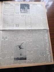 Vatan gazetesi - Turkish Newspaper - 3 Ağustos 1954 - can çekişen sistem yazan Ahmet Emin Yalman Başmakale - Adnan Menderes Dün basın toplantısında CHP'ye ihtarlarda bulundu fotoğraf - hükümet migros'a kolaylık gösterecek - Kıbrıs'ta gazetelere kayıtlar konuldu - tunus'ta çarpışmalar Dün nihayete erdi - Lütfi Kırdar Ankara'nın sembolik anahtarını Washington Belediye Başkanı Spenser'a verdi Fotoğrafı - Amerika'da Kızıl şebeke tutuldu - guatemala askerleri isyan etti - bayındırlık bakanı Kemal zeytinoğlu adalet sarayı inşaatını gezdi - Alameti Farika nizamnamesi kaldırılıyor - General Ali Fuat Cebesoy'un siyasi hatıraları Yazı Dizisi - Mahkeme Kulisleri yazan Yılmaz Çetiner - Kadın katiller yazan Terence Halloran Yazı Dizisi - Fenerbahçe futbol takımı bugün idmanlara başlıyor - Başbakan Kupası at yarışları - Yaşar Doğu yeni yetişen pehlivanlarla alakadar olacak - futbolcu Nedim Üney'in vaziyeti - Boksör Rocky Marciano ünvanını müdafaa edecek - profesyonel kulüplere giren sporcular