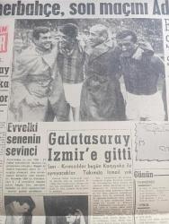 Vatan Gazetesi - Turkish Newspaper - 14 Şubat 1959 - vatandaş Bayar'a ve vatandaş Menderes'e yazan Ahmet Emin Yalman Başmakale - Dünkü kardan sonra Sultanahmet fotoğraf - Kasım Gülek'in masuniyeti kaldırılıyor - Adnan Menderes Yunan dostluğunu övdü - milletvekili maaşına zam meselesi yeniden karıştı - 6 yıldır evli kadın Şahsine Üçgül erkek oldu fotoğraf - Japon caz yıldızı Peggy Hayama Ankara'ya geldi fotoğraf - Orhan Kemal'in bir büyük hikayesi küçücük Yazı Dizisi - Rusya Assuan barajı için Mısır'a 400 milyon ruble yardım edecek - Ülkücü gazeteciliğe bir örnek Rochefort yazan Oktay Akbal - Briç masasında cinayet yazan agatha christie yazı dizisi - Fenerbahçe son maçını Adaletle yapıyor - Adaletin iki gollü galibiyeti liderliği Galatasaray'a verecek - Basketbolda Galatasaray Darüşşafaka oynuyor - Beşiktaşlı B. Ahmet Gürcan Münir Ve Recep yarın oynayamayacaklar - Ankara İstanbul Radyosu Programı - geçen sene Fenerbahçe'nin şampiyonluk sevinci Can Bartu Akgün ve Szekely fotoğraf