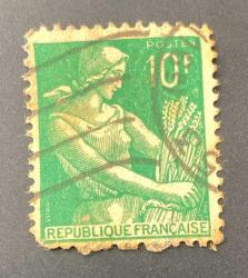 Fransa Pulu - France Stamp - Postadan Geçmiş Pul Filateli - DAMGALI - ELİNDE BUĞDAY DEMETİ TUTAN KADIN TEMALI PUL,10 PARA - YABANCI PULLAR- NOSTALJİK DOĞUM GÜNÜ HEDİYESİ