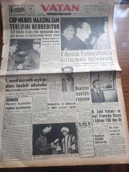 Vatan Gazetesi - Turkish Newspaper - 11 Şubat 1959 - manevi kıymetler cephesi kurulmalıdır Yazan Ahmet Emin Yalman Başmakale - CHP mebus maaşına zam teklifini reddediyor - Başbakan Adnan Menderes ve Fatin Rüştü Zorlu Dolder otelinde fotoğraf - Kıbrıs'ın Yunanistan ile birleşmesi önlenecek - Danıştay teşkilatı değişiyor - CHP Ankara Milletvekili Avni Doğan'ın resim sergisi fotoğraf - taş devri çizen Mıstık - Taksim bahçesinin yarısı satılıyor - Mustafa Kemal derneği Kıbrıs'ta şube açacak - Orhan Kemal'in bir büyük hikayesi küçücük Yazı Dizisi - fikir ve sanat yazan Şakir Sırmalı - Akkoyunlu Karakoyunlu yazan Emil Galip Sandalcı - bir köpeğin kalbi başka bir hayvana başarıyla takıldı - hadiseler hatıralar yazan Enis Tahsin Til - bugün saat 14.45'te mithatpaşa'da Galatasaray Karagümrük maçı - hasılat meselesi bugün belli oluyor - Fenerbahçe Yarın kampa giriyor fotoğraf - Beşiktaş çalıştı fotoğraf - şampiyonluklar yazan Şevket Soley - İstanbul Ankara Radyosu Programı - burç falınız