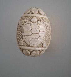 LOT.5 » KAPLUMBAĞA DEKORLU YUMURTA ŞEKLİNDE  EL OYMALI LÜLETAŞI