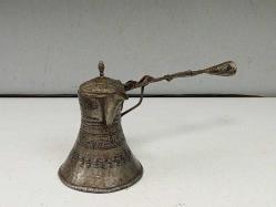 Eskilerden Katlanır Saplı Büyük Bakır Kahve Cezvesi