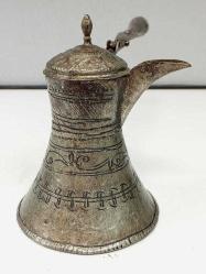 Eskilerden Katlanır Saplı Büyük Bakır Kahve Cezvesi