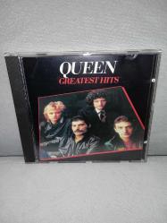 Cd Queen Greatest Hits albümü. Orijinal. 1994 Hollanda baskı. Disk 10 üzerinden 9. Sorunsuz çalışıyor. Koleksiyonluk
