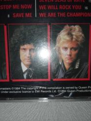 Cd Queen Greatest Hits albümü. Orijinal. 1994 Hollanda baskı. Disk 10 üzerinden 9. Sorunsuz çalışıyor. Koleksiyonluk