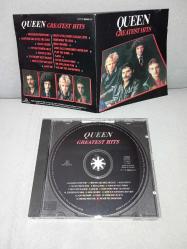 Cd Queen Greatest Hits albümü. Orijinal. 1994 Hollanda baskı. Disk 10 üzerinden 9. Sorunsuz çalışıyor. Koleksiyonluk