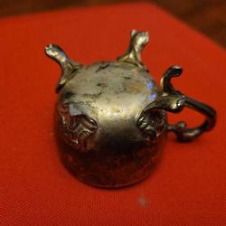 ESKİ FİNCAN ZARFI. SADECE BİR AYAĞI EKSİK.