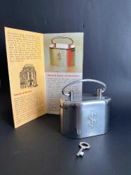 İŞ BANKASI KUMBARA ANAHTARLI VE TANITIM BROŞÜRÜ NADİR KOLEKSİYONLUK