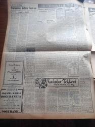 Vatan Gazetesi - Turkish Newspaper - 26 Haziran 1953 - ateşle oynanamaz yazan Ahmet Emin Yalman Başmakale - CHP'nin idaresine dair yeni teklifler - İsmet İnönü Faik Ahmet Barutçu ve İsmail Rüştü Aksal bir komite kurulmasını teklif ettiler - demirperde gerisinde açlık baş gösterdi - Kore'de kızıllar yeniden taarruza geçtiler - Londra canavarı John Christle idama mahkum edildi - Haşim Mardin takip ediliyor - İstanbul Üniversitesi rektörü Profesör Fahir Yeniçay fotoğraf - Lefter Küçükandonyadis Atina'ya karşı oynayacak - Kadınlar tekkesi yazan Refik Halit Karay Yazı Dizisi - Amerika Pakistan'a buğday bağışladı - İstanbul kapılarında fethin büyük tarihi romanı yazan Feridun Fazıl Tülbentçi Yazı Dizisi - sanat aleminde yazan Fikri Çiçekoğlu - kraliçe elizabeth'e iskoçya'da nümayiş yapıldı - kraliçe Ayten Akyol'la bir saat yazan Yılmaz Çetiner - kayıklar balık ağları Deniz kokusu ve kraliçe Ayten Akyol fotoğraf - Yaşar Doğu Amerika'ya gitmiyor - Seyfi Talay Beşiktaş'tan ayrıldı - Wimbledon