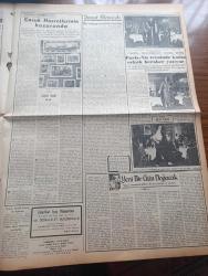 Vatan Gazetesi - Turkish Newspaper - 26 Haziran 1953 - ateşle oynanamaz yazan Ahmet Emin Yalman Başmakale - CHP'nin idaresine dair yeni teklifler - İsmet İnönü Faik Ahmet Barutçu ve İsmail Rüştü Aksal bir komite kurulmasını teklif ettiler - demirperde gerisinde açlık baş gösterdi - Kore'de kızıllar yeniden taarruza geçtiler - Londra canavarı John Christle idama mahkum edildi - Haşim Mardin takip ediliyor - İstanbul Üniversitesi rektörü Profesör Fahir Yeniçay fotoğraf - Lefter Küçükandonyadis Atina'ya karşı oynayacak - Kadınlar tekkesi yazan Refik Halit Karay Yazı Dizisi - Amerika Pakistan'a buğday bağışladı - İstanbul kapılarında fethin büyük tarihi romanı yazan Feridun Fazıl Tülbentçi Yazı Dizisi - sanat aleminde yazan Fikri Çiçekoğlu - kraliçe elizabeth'e iskoçya'da nümayiş yapıldı - kraliçe Ayten Akyol'la bir saat yazan Yılmaz Çetiner - kayıklar balık ağları Deniz kokusu ve kraliçe Ayten Akyol fotoğraf - Yaşar Doğu Amerika'ya gitmiyor - Seyfi Talay Beşiktaş'tan ayrıldı - Wimbledon