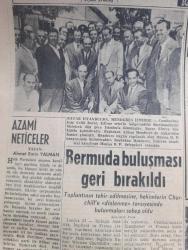 Vatan Gazetesi - Turkish Newspaper - 28 Haziran 1953 - azami neticeler yazan Ahmet Emin Yalman Başmakale - Başbakan Adnan Menderes İzmir'de kendisini karşılayan Manisa Demokrat Parti delegeleri ile fotoğraf - Almanya'nın birleşmesi istendi - Millet Partisi kongresinde yeni ve geri zihniye çarpıştı fotoğraf - ekonomist dergisi Üçlü Balkan paktını övüyor - İsveç Naboland süvarisi kaptanı Oscar Lorentzon için yardımcı gönderiyor - Kore'de şehit düşen 49 erimizin adları - Kore'de komünistler 72 bin kişi ile taarruza geçtiler - CHP'de İsmet İnönü Genel başkanlığa genel sekreterliği Kasım Gülek seçildi fotoğraf - kadınlar tekkesi yazan Refik Halit Karay Yazı Dizisi - Rosenbergler'in idamı yazan Doktor Sahir Erman - Mau Mau'lara karşı harekete geçildi - İstanbul kapılarında fethin büyük tarihi romanı yazan Feridun Fazıl Tülbentçi Yazı Dizisi - İstanbul sinema tiyatro programı - Kıbrıs meselesinde sovyetlerin tavrı - İstanbul Ankara İzmir Teknik Üniversite radyo programı - Cennet Somyeleri