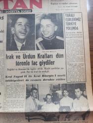 Vatan Gazetesi - Turkish Newspaper - 3 Mayıs 1953 - akla gelen çareler yazan Ahmet Emin Yalman Başmakale - 30 bin komünist Laos başkentini sardı - Hasan Akcanlı isimli vatandaş bir iddiaya göre karakolda dövülerek öldürüldü fotoğraf - Irak Kralı Faysal ve Ürdün Kralı Hüseyin Dün törenle taç giydiler fotoğraf - Kore'deki yaralı esirlerimiz Türkiye yolunda - Tokyo Askeri Hastanesi'nde müttefiklere teslim edilen Türk esirleri İbrahim Yavaş Ömer Ulu Davut Acar Ve Halit Küçük fotoğraf - Sirkeci hattında elektrikli tren - Korgeneral Muzaffer Göksenin emekliye ayrıldı fotoğraf - Naboland süvarisi Oscar Lorentzon için İsveç'te de tahkikat açılacak - Amerikan Büyükelçisi Mc Ghee istifasına dair demeç verdi - Kadınlar tekkesi yazan Refik Halit Karay Yazı Dizisi - kaplıca ve maden sularımız yazan doktor Kemal Saraçoğlu - Profesör Doktor Talat Çamlı jübilesi yapıldı - Mısır İngiltere'nin Süveyş tahliyesinde ısrar ediyor - Amerika kongre kütüphanesinde Türkçe eserler - Orta Oyunu - Istanbul radyosu