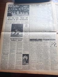 Vatan Gazetesi - Turkish Newspaper - 5 Mart 1955 - Bir ıslahat hamlesi yazan Ahmet Emin Yalman Başmakale - Adnan Menderes ve Refik Koraltan büyük bir ölüm tehlikesi atlattılar - Adnan Menderes'in bindiği otomobil demir yolu üzerinde raylar üzerinde kaldı - traktör fabrikası dün işletmeye açıldı - Kasım Gülek Türkiye'nin yabancı sermaye ihtiyacını belirtti - CHP meclisinde Nihat Erim aleyhinde konuşuldu - Hıfzı Oğuz Bekata Nihat Erim'i münazaraya çağırdı - Londra büyükelçimiz Hikmet Bayur'un cenazesi bugün naklediliyor - Gazze hadisesi güvenlik konseyinde görüşülüyor - Profesör Afet İnan'ın Konferansı fotoğraf - Edebiyatçılar birliği hakkında izahat verildi - Bir fetişist yakalandı - hanımın çiftliği yazan Orhan Kemal Yazı Dizisi - Mümtaz Faik Fenik Zafer gazetesinden ayrılıyor - geçmişte bugün Stalin'in ölümü yazan Feridun Fazıl Tülbentçi - Şah İsmail yazan Feridun Fazıl Tülbentçi Yazı Dizisi - Sanat Aleminde Yazan Zahir Güvemli - her gün bir yıldız Kirk Douglas fotoğraf - Sinerama
