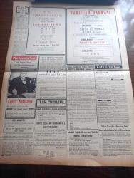 Vatan Gazetesi - Turkish Newspaper - 5 Mart 1955 - Bir ıslahat hamlesi yazan Ahmet Emin Yalman Başmakale - Adnan Menderes ve Refik Koraltan büyük bir ölüm tehlikesi atlattılar - Adnan Menderes'in bindiği otomobil demir yolu üzerinde raylar üzerinde kaldı - traktör fabrikası dün işletmeye açıldı - Kasım Gülek Türkiye'nin yabancı sermaye ihtiyacını belirtti - CHP meclisinde Nihat Erim aleyhinde konuşuldu - Hıfzı Oğuz Bekata Nihat Erim'i münazaraya çağırdı - Londra büyükelçimiz Hikmet Bayur'un cenazesi bugün naklediliyor - Gazze hadisesi güvenlik konseyinde görüşülüyor - Profesör Afet İnan'ın Konferansı fotoğraf - Edebiyatçılar birliği hakkında izahat verildi - Bir fetişist yakalandı - hanımın çiftliği yazan Orhan Kemal Yazı Dizisi - Mümtaz Faik Fenik Zafer gazetesinden ayrılıyor - geçmişte bugün Stalin'in ölümü yazan Feridun Fazıl Tülbentçi - Şah İsmail yazan Feridun Fazıl Tülbentçi Yazı Dizisi - Sanat Aleminde Yazan Zahir Güvemli - her gün bir yıldız Kirk Douglas fotoğraf - Sinerama
