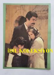 YEŞİLÇAM OYUNCUSU TANJU KOREL'İN DERGİDEN KESİLME FOTOĞRAFI - 16 x 11 cm EBADINDA