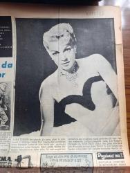Vatan Pazar Gazetesi - Turkish Newspaper - 22 Kasım 1953 - insan uzuvlarının da yedekleri yapılıyor - Lana Turner fotoğraf - sinema dünyasından haberler - yeni bir İngiliz filmi Zalim Deniz fotoğraf - renkli karikatür - kaptan Edi Büdü karikatür - Ev Kadın Moda - karıncaların dünyası - işinizden memnun musunuz test - ev kadınına öğütler - Antonio'nun ölümü yazan F. Garcia Lorca - doğu ve batı açısından resim sanatı Eric Newton - hayat ve ölüm şairi Granadalı Garcia Lorca yazan Ali Nurganalı - rodrigo İstanbul'da yazan Fikri Çiçekoğlu - Yağmur kaçağı yazan Atilla İlhan - Neslimizin Öncü şairi Orhan Veli Kanık - Kitaplar Dergiler yazan Oktay Akbal - hikaye Mehmedin babasıyla anası yazan Orhan Kemal - kavak yelleri şiiri yazan Subutay Karahasanoğlu - Haftalık Hoş Memo papağan Sami karikatür - Tarzan Yazan Edgar Rice Burroughs - Dolmabahçe stadı'nda Beşiktaş Vefa maçı - Galatasaray İstanbulspor'la 1 1 berabere kaldı  fotoğraflar - Macaristan İngiltere futbol karşılaşması - Gündüz Kılıç
