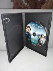 Dvd  Harry Potter ve ateş kadehi. Orijinal Türkçe dublaj ve altyazı seçenekli. Disk 10 üzerinden 9.9 temiz Sorunsuz çalışıyor. Koleksiyoluk