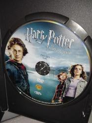 Dvd  Harry Potter ve ateş kadehi. Orijinal Türkçe dublaj ve altyazı seçenekli. Disk 10 üzerinden 9.9 temiz Sorunsuz çalışıyor. Koleksiyoluk