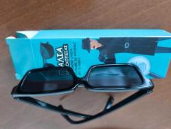 Arkayı gösteren casus gözlüğü