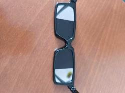 Arkayı gösteren casus gözlüğü