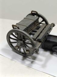 O10----ESKİ TOP ARABASI MÜHİMMAT SANDIĞI TEKERLEKLİ BÖLÜMÜ