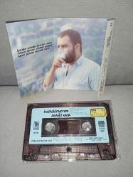 Kaset Ahmet Kaya başkaldırıyorum. Orijinal 1988 Kağıt Baskı. Kartonet tertemiz. kasette yazı var, sorunsuz çalışıyor