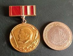 SSCB 1960 YILLARI KOMİNİST/LENİNİST GENÇLİK BİRLİĞİ HATIRA NADİR MADALYA