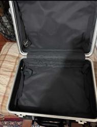 STRATİC SEYAHAT VALİZİ BAVUL  Boy  52 cm  Yükseklik 39  cm Tertemiz yırtığı söküğü yok  Anahtarı Kayıp