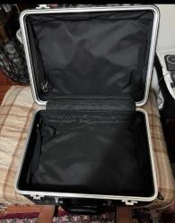 STRATİC SEYAHAT VALİZİ BAVUL  Boy  52 cm  Yükseklik 39  cm Tertemiz yırtığı söküğü yok  Anahtarı Kayıp