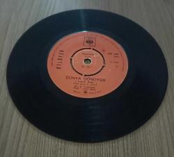 NİLÜFER-DÜNYA DÖNÜYOR