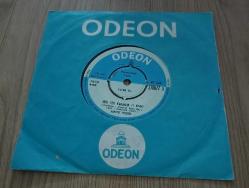 HAMİYET YÜCESES-HER YER KARANLIK