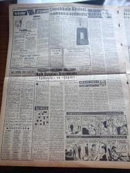 Vatan Gazetesi - Turkish Newspaper - 23 Ağustos 1960 - neredeyiz nereye gidiyoruz yazan Ahmet Emin Yalman Başmakale - Celal Bayar ve Adnan Menderes sorguya çekildi - Amil Artus dün sabıkları yargılayacak olan mahkeme 20 eylül'e kadar kurulacaktır dedi - bakanlar gazetecileri cevaplandırırken fotoğraf - Alparslan Türkeş Kütahya'da istirahate çekildi - basın hürriyeti anayasa teminatı altına alınıyor - Hüseyin Nail Kubalı dün yeni anayasa doğum sancıları içinde dedi - İstanbul'da tifo vakaları görüldü - kaçaklar yazan Kemal Bekir Yazı Dizisi - dev anıtın ayakları dibinde yazan Behçet Kemal Çağlar - yıldızlara doğru yarış süratle devam ediyor - feza'dan dönen hayvanlar dün teşhir edildi fotoğraf - Çanakkale abidesi zamansız açılmıştır - halk oyunları bayramında Yalkuşta ve Çepikli yazan Halil Bedi Yönetken - İstanbul Ankara Radyosu Programı - Beşiktaş Yıldız yolu inşaatında büyük yolsuzluk - apandisit krizi geçiren güreşçi Müzahir Sille hastanede - Fenerbahçe bu yıl kampa girmeyecek
