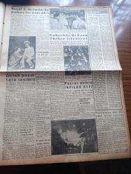 Dünya Gazetesi - Turkish Newspaper - 14 Ekim 1960 - söz adaletindir yazan Bedii Faik Başmakale - yassıada tarihi duruşmalar bu sabah başlıyor - düşüklerin yargılanacakları ve halen tutuklu bulundukları yassıadadan fotoğraf - gazetemiz adına Hayri Alpar K. Zeki Gençosman Yekta Ragıp Önen Ve Kemal Açıkgöz Yassıada'da duruşmaları takip edecek fotoğraf - Necip Fazıl Kısakürek tahliye edilecek - Yüksek Adalet Divanı Başkanı Salim Başol - 6-7 Eylül sanıkları 19 Ekim günü yargılanacak - Hayrünnisa Kırdar Yassıada'ya  gitmek için müracaat ediyor fotoğraf - Fatin Rüştü Zorlu'nun annesi Güzide Zorlu fotoğraf - yassıada ya dün 272 adet bilet satıldı - kenterlerin oyunu - esnaf devrim kervanı döndü - Tepebaşı tiyatrosunda Madam Butterfly fotoğraf - bahçeköy'de ezan Türkçe isteniyor fotoğraf - İstanbul sinema tiyatro programı - Arçelik gaz sobası - Fenerbahçe bugün İzmir'e gidiyor - altaylılar Fenerbahçe ve İstanbulspor maçları için çalışıyor fotoğraf - Galatasaray 6 Adalet 3 - Basketbol ligi