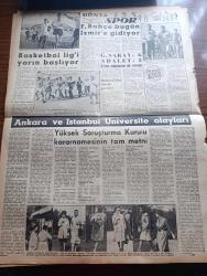Dünya Gazetesi - Turkish Newspaper - 14 Ekim 1960 - söz adaletindir yazan Bedii Faik Başmakale - yassıada tarihi duruşmalar bu sabah başlıyor - düşüklerin yargılanacakları ve halen tutuklu bulundukları yassıadadan fotoğraf - gazetemiz adına Hayri Alpar K. Zeki Gençosman Yekta Ragıp Önen Ve Kemal Açıkgöz Yassıada'da duruşmaları takip edecek fotoğraf - Necip Fazıl Kısakürek tahliye edilecek - Yüksek Adalet Divanı Başkanı Salim Başol - 6-7 Eylül sanıkları 19 Ekim günü yargılanacak - Hayrünnisa Kırdar Yassıada'ya  gitmek için müracaat ediyor fotoğraf - Fatin Rüştü Zorlu'nun annesi Güzide Zorlu fotoğraf - yassıada ya dün 272 adet bilet satıldı - kenterlerin oyunu - esnaf devrim kervanı döndü - Tepebaşı tiyatrosunda Madam Butterfly fotoğraf - bahçeköy'de ezan Türkçe isteniyor fotoğraf - İstanbul sinema tiyatro programı - Arçelik gaz sobası - Fenerbahçe bugün İzmir'e gidiyor - altaylılar Fenerbahçe ve İstanbulspor maçları için çalışıyor fotoğraf - Galatasaray 6 Adalet 3 - Basketbol ligi