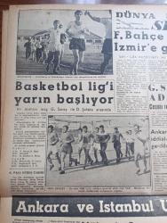 Dünya Gazetesi - Turkish Newspaper - 14 Ekim 1960 - söz adaletindir yazan Bedii Faik Başmakale - yassıada tarihi duruşmalar bu sabah başlıyor - düşüklerin yargılanacakları ve halen tutuklu bulundukları yassıadadan fotoğraf - gazetemiz adına Hayri Alpar K. Zeki Gençosman Yekta Ragıp Önen Ve Kemal Açıkgöz Yassıada'da duruşmaları takip edecek fotoğraf - Necip Fazıl Kısakürek tahliye edilecek - Yüksek Adalet Divanı Başkanı Salim Başol - 6-7 Eylül sanıkları 19 Ekim günü yargılanacak - Hayrünnisa Kırdar Yassıada'ya  gitmek için müracaat ediyor fotoğraf - Fatin Rüştü Zorlu'nun annesi Güzide Zorlu fotoğraf - yassıada ya dün 272 adet bilet satıldı - kenterlerin oyunu - esnaf devrim kervanı döndü - Tepebaşı tiyatrosunda Madam Butterfly fotoğraf - bahçeköy'de ezan Türkçe isteniyor fotoğraf - İstanbul sinema tiyatro programı - Arçelik gaz sobası - Fenerbahçe bugün İzmir'e gidiyor - altaylılar Fenerbahçe ve İstanbulspor maçları için çalışıyor fotoğraf - Galatasaray 6 Adalet 3 - Basketbol ligi
