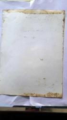 HÜLYA KOÇYİĞİT'İN KARDEŞİ NİLÜFER KOÇYİĞİT'İN ORİJİNAL 2'Lİ BÜYÜK BOY FOTOĞRAF SETİ - 24 x 18 cm EBADINDA - NİLÜFER KOÇYİĞİT SANDIK ÜSTÜNDE OTURUP GÜLÜMSEYEREK POZ VERİRKEN ÇEKİLMİŞ NET KALİTEDE 2 FOTOĞRAF