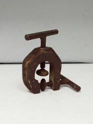 Eskilerden Koleksiyonluk Mengene - İşkence El Aleti