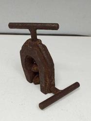 Eskilerden Koleksiyonluk Mengene - İşkence El Aleti