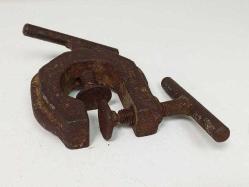 Eskilerden Koleksiyonluk Mengene - İşkence El Aleti