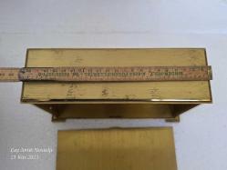 ANGELUS DEV BOY PİRİNÇ ŞöMiNe - KoNSoL SAATİ. PİLLİ . İTALYAN 1975 OTEL İÇİN ÖZEL YAPIM  .....22X7X15 cm çalışır durumda