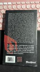 BİR METİN ÇAKIR POLİSİYESİ - RESİM CİNAYETLERİ - ARMAĞAN TUNABOYLU - MACERAPEREST KİTAPLAR BİRİNCİ BASKI 2005 CEP BOY