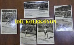 HÜLYA KOÇYİĞİT'İN KARDEŞİ NİLÜFER KOÇYİĞİT'İN ORİJİNAL 5'Lİ FOTOĞRAF SETİ - 18 x 12 cm EBADINDA - NİLÜFER KOÇYİĞİT, TENİS KORTUNDA TENİS OYNADIĞI ANLARDA ÇEKİLMİŞ 5'Lİ FOTOĞRAFI